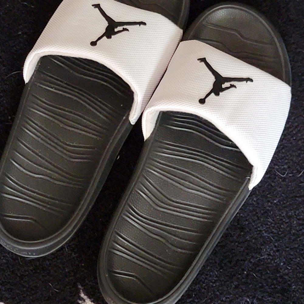 Jordan Men's Black and White Sandals